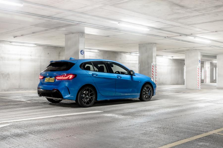  BMW 118i M Sport (F40) 2019 года  (UK) (фото 8 из 43)